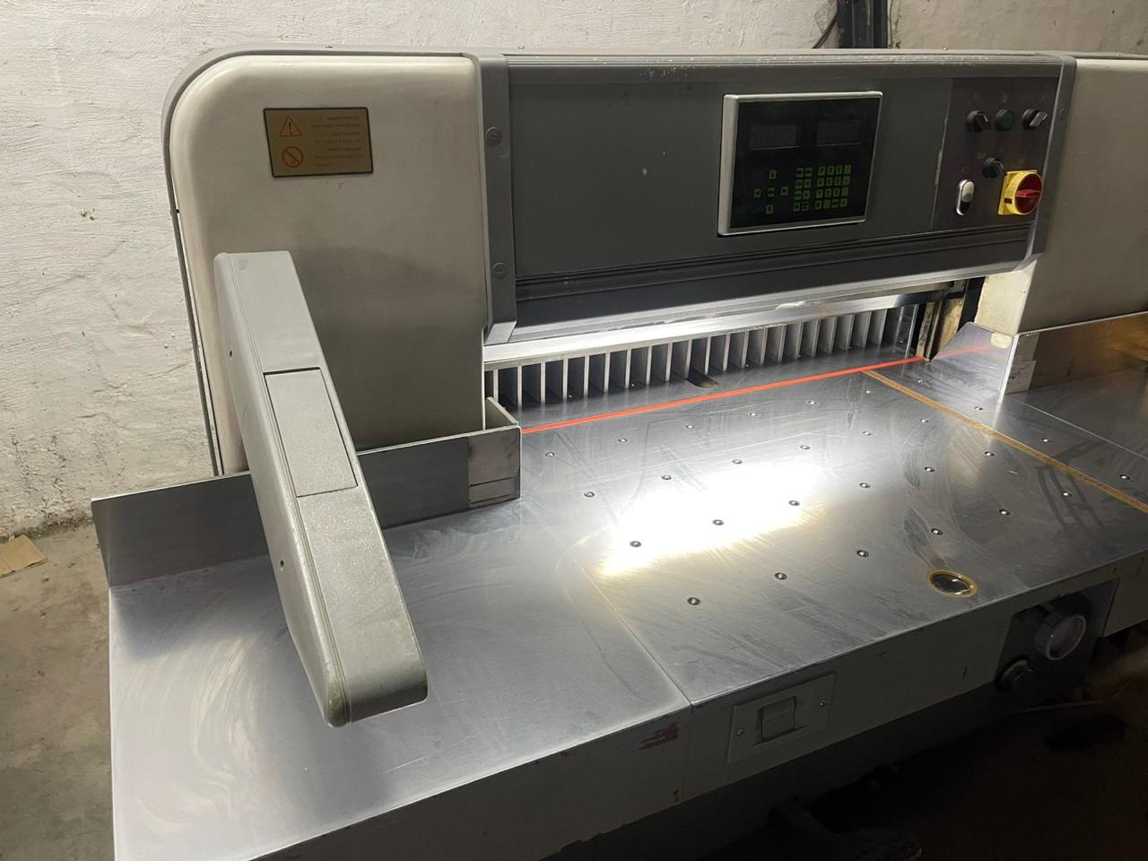 GUILLOTINA AUTOMATICA